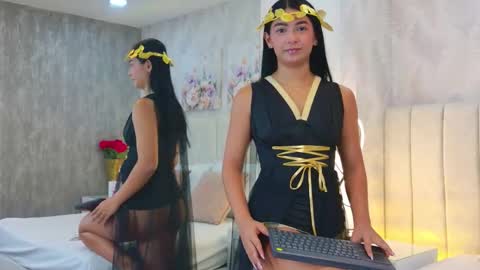 Carolina Paez online show from 30, 10, 2025