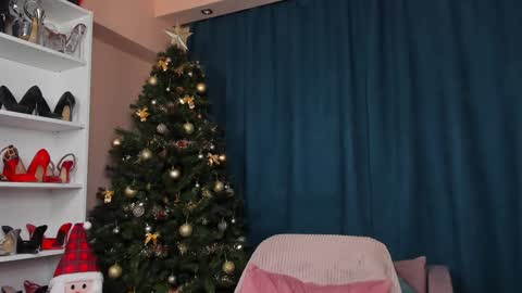 Snapshot of megan_devile chatting on 23, 12, 2024 Megan online show from 23, 12, 2024