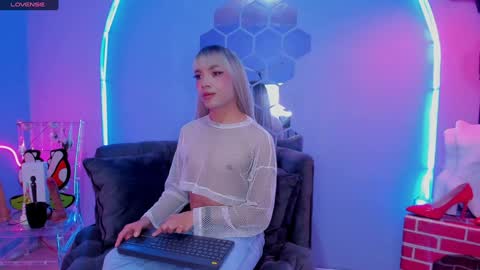 megan do santos online show from 6, 1, 2025