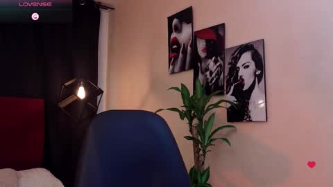 megan do santos online show from 10, 10, 2025