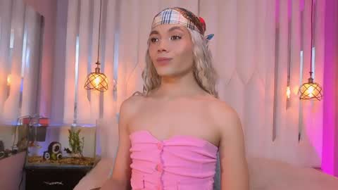 Snapshot of megan_do_santos chatting on 4, 6, 2026 megan do santos online show from 4, 6, 2026