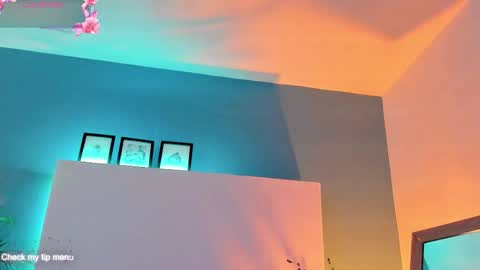    online show from 22, 10, 2025