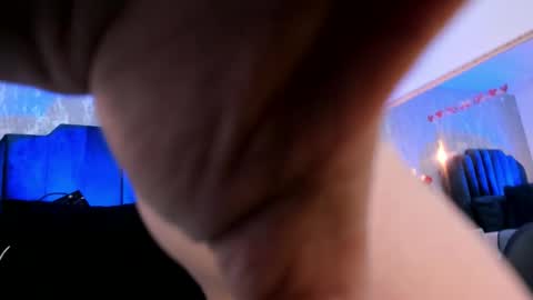 Isis ariany  online show from 5, 11, 2025