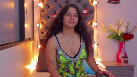 megan white 01  online show from 9, 12, 2024