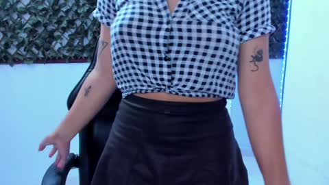 megan white 01  online show from 11, 1, 2025