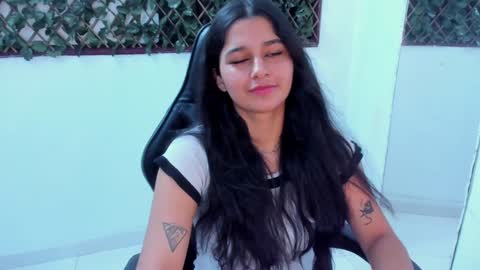 megan white 01  online show from 18, 1, 2025