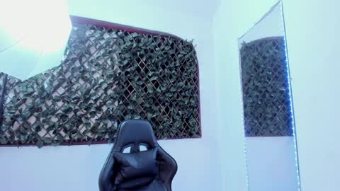 megan white 01  online show from 22, 1, 2025