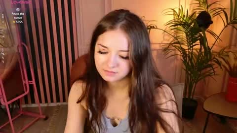 Snapshot of meganbutnotfox chatting on 4, 6, 2026 Megan online show from 4, 6, 2026