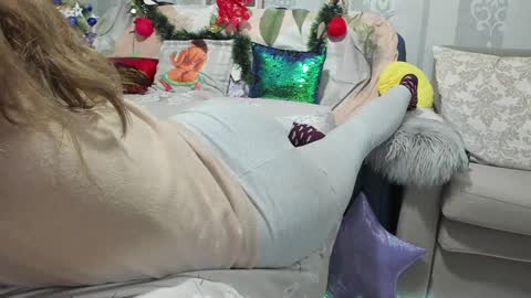 Nicki--------- Welcome to my Room online show from 15, 1, 2025