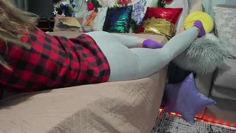 Nicki--------- Welcome to my Room online show from 18, 1, 2025