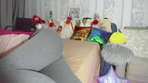 Nicki--------- Welcome to my Room online show from 12, 2, 2025