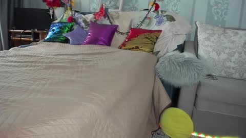 Nicki--------- Welcome to my Room online show from 13, 10, 2025