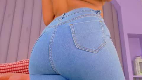 Snapshot of meganlovee__ chatting on 1, 8, 2026 MEGAN online show from 1, 8, 2026