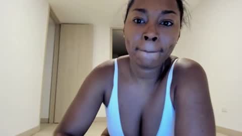 Snapshot of meganmir1 chatting on 22, 1, 2025 meganmir1 online show from 22, 1, 2025