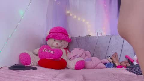Snapshot of meganrouss7 chatting on 5, 3, 2026 Megan online show from 5, 3, 2026