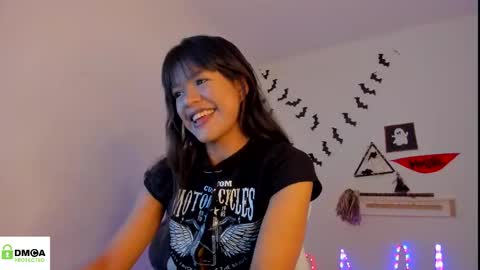 Snapshot of meganthompsonn chatting on 5, 10, 2025 Megan online show from 5, 10, 2025