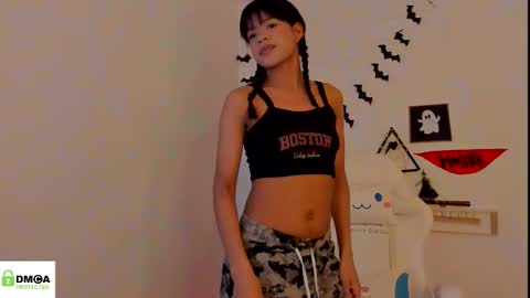 Snapshot of meganthompsonn chatting on 7, 10, 2025 Megan online show from 7, 10, 2025