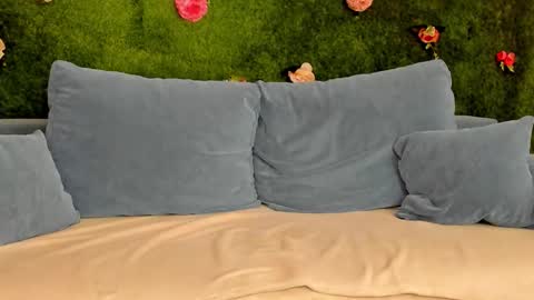 megatitts_ online show from 7, 10, 2025