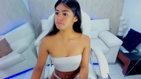 Snapshot of meggan_07 chatting on 4, 1, 2025 meggan online show from 4, 1, 2025