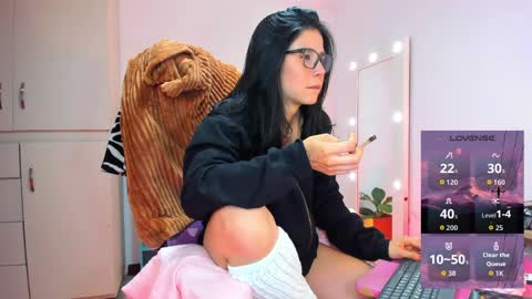 Snapshot of megganjobs chatting on 27, 5, 2026 Juli online show from 27, 5, 2026