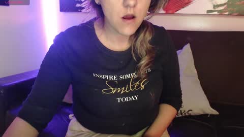 Snapshot of mel_raise chatting on 9, 1, 2025 mel raise online show from 9, 1, 2025