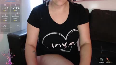 Snapshot of mel_raise chatting on 22, 1, 2025 mel raise online show from 22, 1, 2025