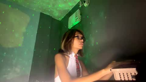 melahnie051002 online show from 10, 2, 2026