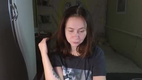 Snapshot of melania____ chatting on 2, 11, 2025 Mila online show from 2, 11, 2025