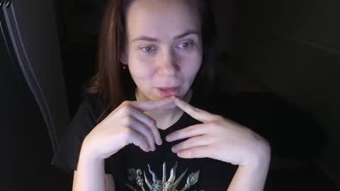 Snapshot of melania____ chatting on 18, 11, 2025 Mila online show from 18, 11, 2025