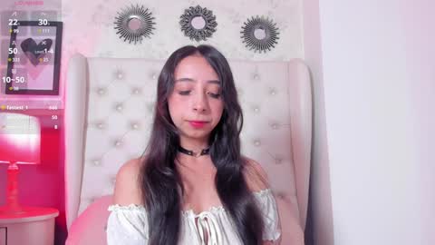 Snapshot of melanie__hills chatting on 7, 1, 2025 Melanie online show from 7, 1, 2025
