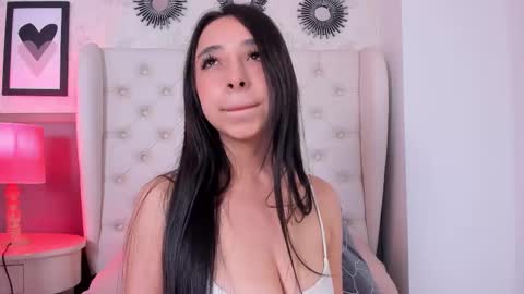 Snapshot of melanie__hills chatting on 11, 3, 2025 Melanie online show from 11, 3, 2025