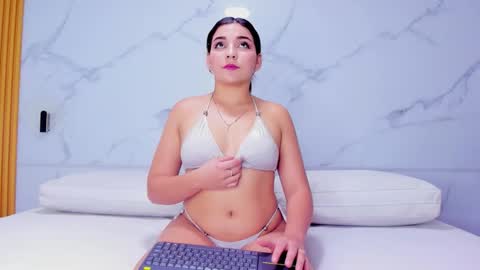 Melanie  online show from 24, 2, 2026