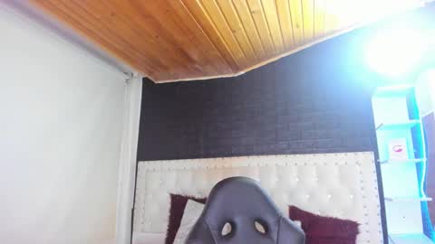 Snapshot of melanie_hh chatting on 25, 2, 2025 Melanie online show from 25, 2, 2025
