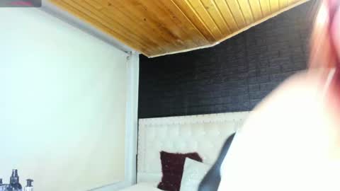Snapshot of melanie_hh chatting on 4, 3, 2025 Melanie online show from 4, 3, 2025