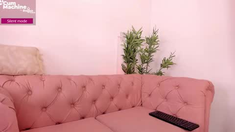 Snapshot of melanie_milleer chatting on 18, 10, 2025 Melanie Miller online show from 18, 10, 2025