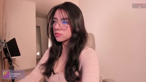 Snapshot of melanie_owo chatting on 23, 9, 2025 Melanie online show from 23, 9, 2025