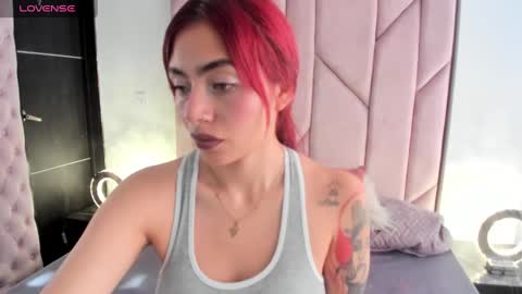 Melanie roux  online show from 12, 11, 2025