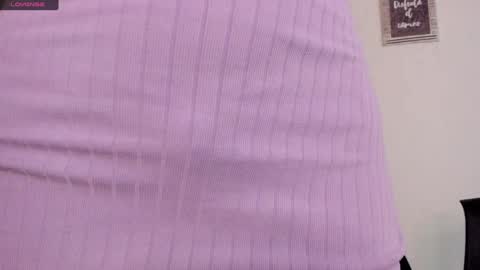Snapshot of melaniie_roussel chatting on 11, 12, 2024 melaniie_roussel online show from 11, 12, 2024