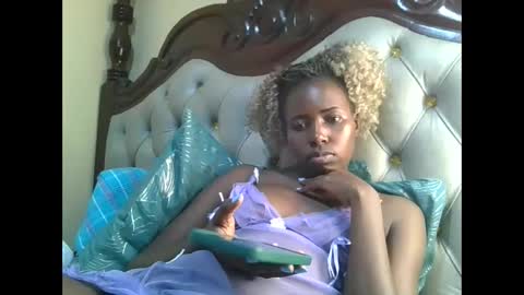 Snapshot of melaninblue chatting on 8, 6, 2026 melaninblue online show from 8, 6, 2026