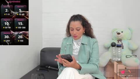 Snapshot of melannie_roses chatting on 19, 4, 2026 melannie roses online show from 19, 4, 2026