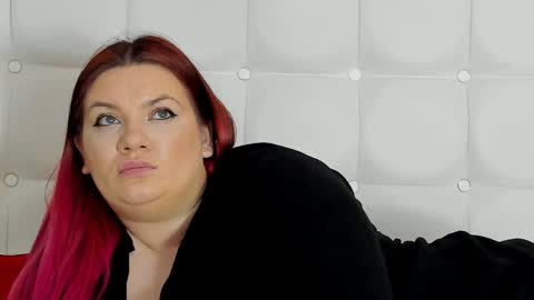 Snapshot of melanniebrown chatting on 5, 3, 2025 melanniebrown online show from 5, 3, 2025