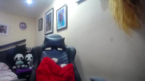 Snapshot of melany_isabella chatting on 3, 2, 2025 melany online show from 3, 2, 2025