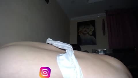 Snapshot of melany_isabella chatting on 21, 11, 2025 melany online show from 21, 11, 2025