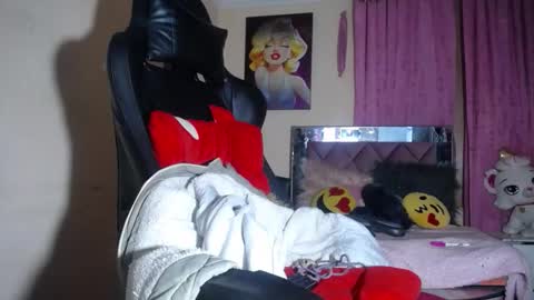 Snapshot of melany_isabella chatting on 25, 11, 2025 melany online show from 25, 11, 2025