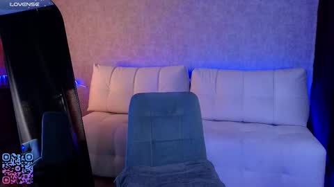 Snapshot of melee_eva chatting on 2, 3, 2026 Melee Eva - Thumbs Up please online show from 2, 3, 2026