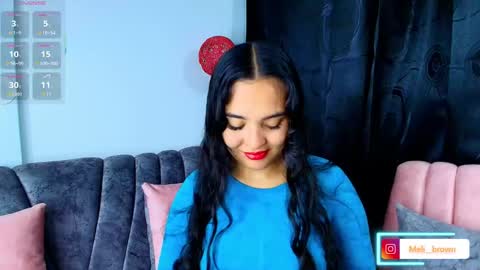    Independent model online show from 18, 9, 2025