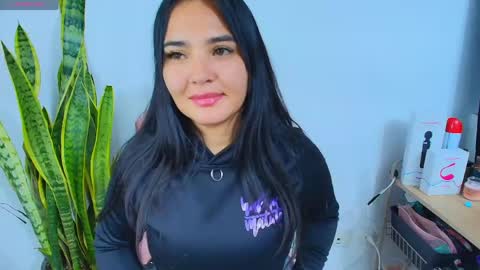    Independent model online show from 19, 5, 2026