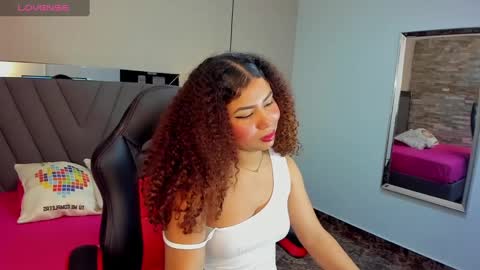 Snapshot of melinamartins chatting on 5, 2, 2025 M E L I N A online show from 5, 2, 2025