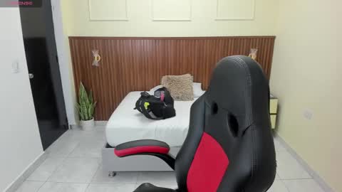 M E L I N A  online show from 25, 11, 2025