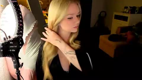 Snapshot of meliss_ss chatting on 24, 7, 2026 Mel or Lissa 3 Welcome here online show from 24, 7, 2026